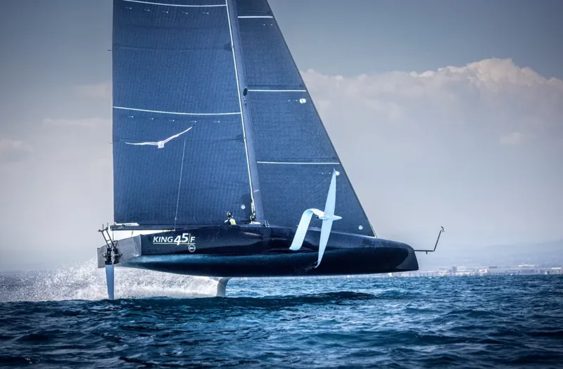 King 45 F fully foiling during trials