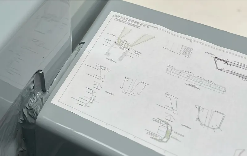 Laminate detail drawings on the component mould
